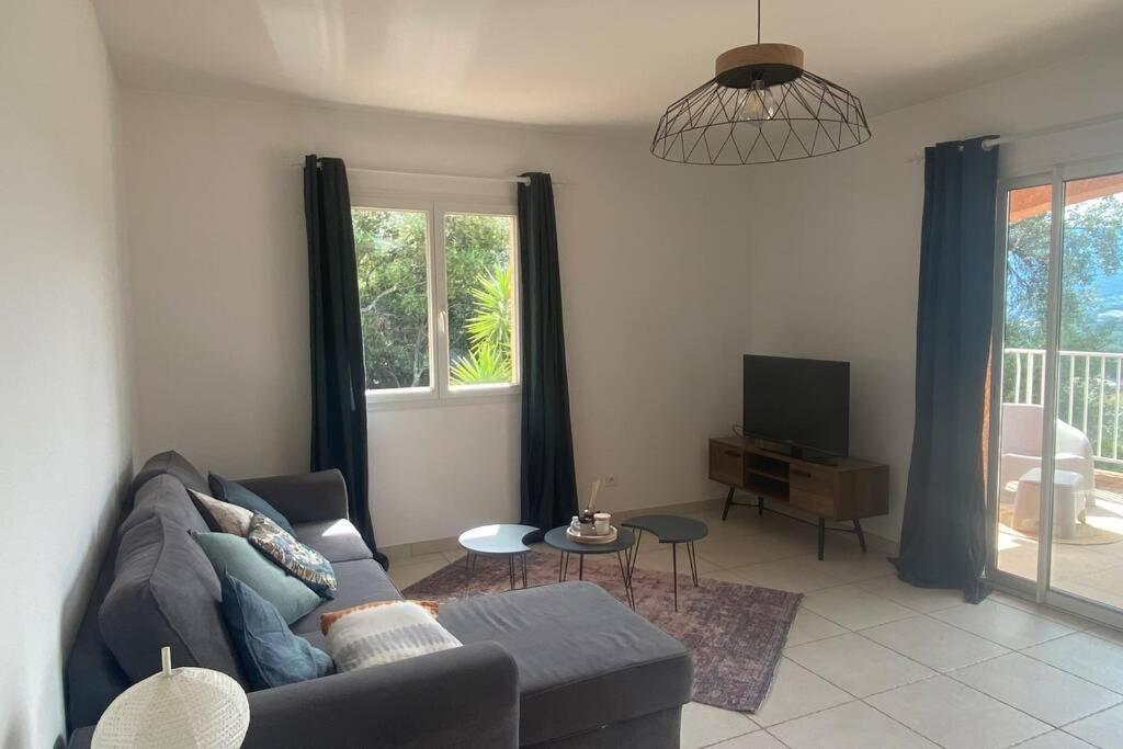 Joli F3 De 60M2 Avec Balcon Apartman Bastelicaccia Kültér fotó
